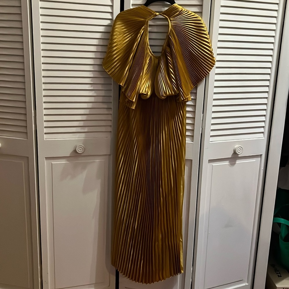 🔥SOLD OUT🔥NWT L’IDEE Theater Split Gown in Marigold Sz6